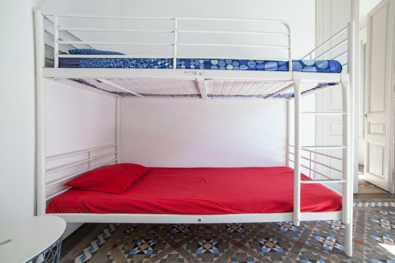 B21-Apartamento Modernista Para Grupos برشلونة المظهر الخارجي الصورة