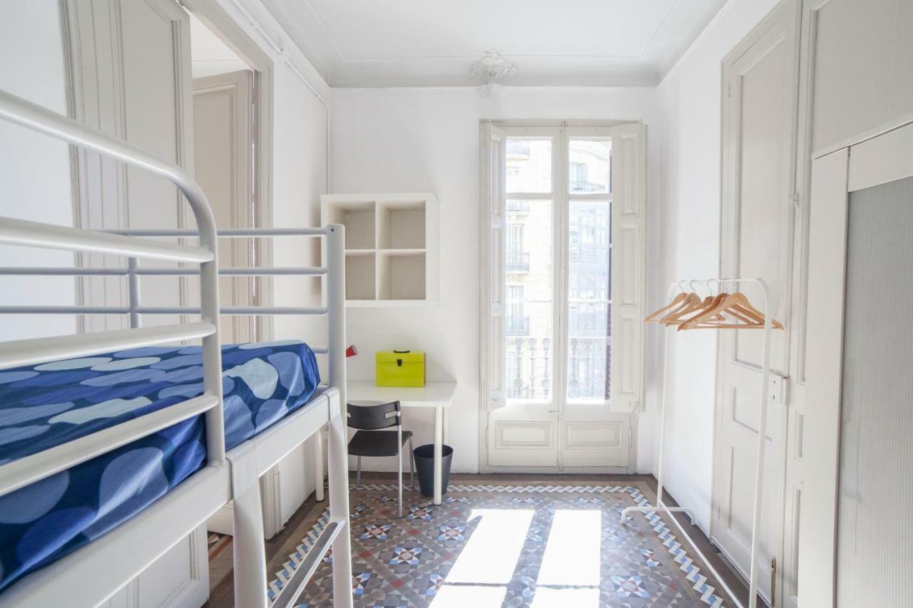 B21-Apartamento Modernista Para Grupos برشلونة المظهر الخارجي الصورة
