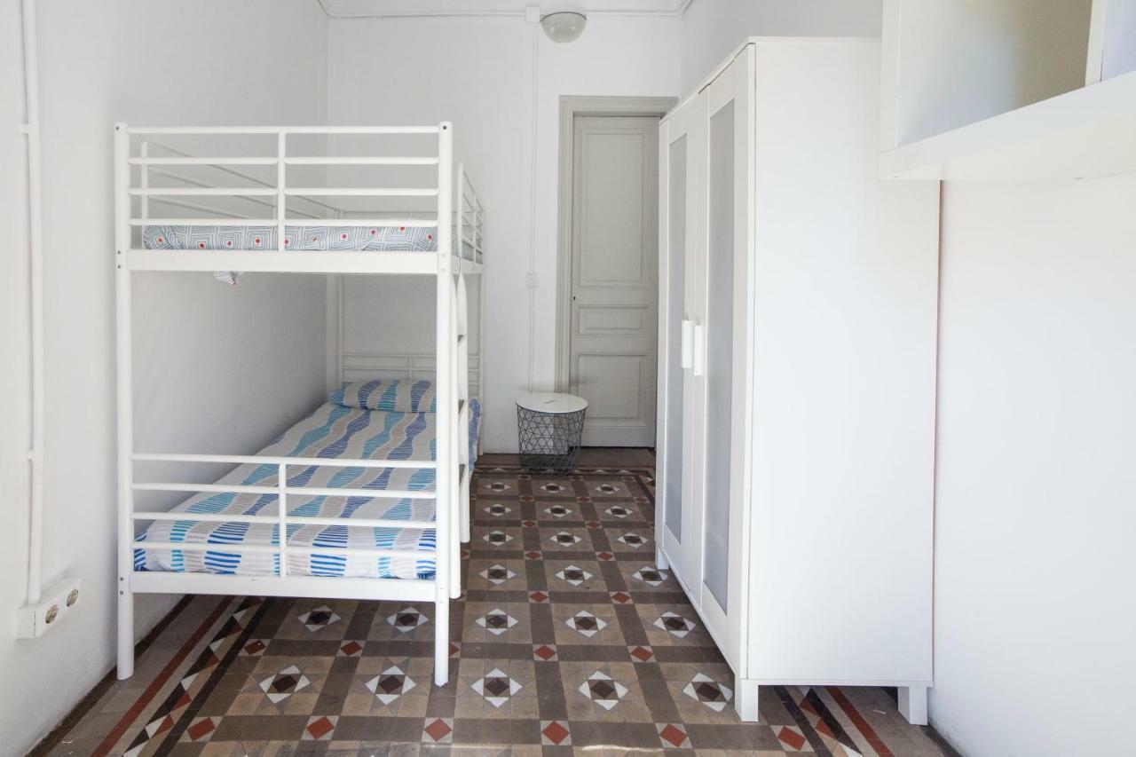 B21-Apartamento Modernista Para Grupos برشلونة المظهر الخارجي الصورة
